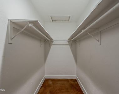 331 W Edgemont Avenue - Photo Thumbnail 29