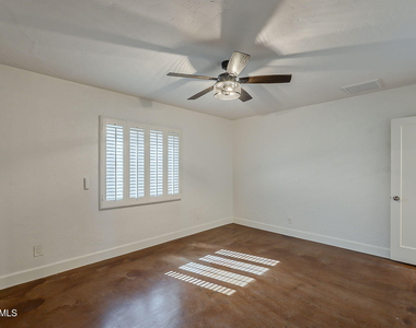 331 W Edgemont Avenue - Photo Thumbnail 28