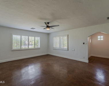 331 W Edgemont Avenue - Photo Thumbnail 5