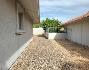 18019 N 132nd Avenue - Photo Thumbnail 4