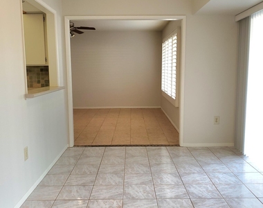 18019 N 132nd Avenue - Photo Thumbnail 9