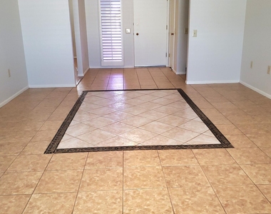 18019 N 132nd Avenue - Photo Thumbnail 7