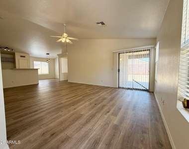 14330 N 129th Avenue - Photo Thumbnail 11
