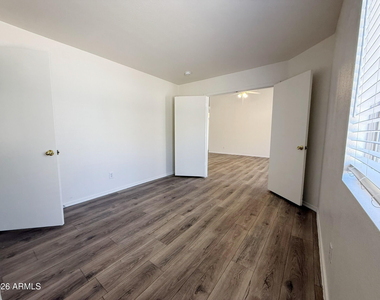 14330 N 129th Avenue - Photo Thumbnail 8