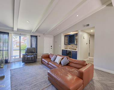 5750 N Scottsdale Road - Photo Thumbnail 3