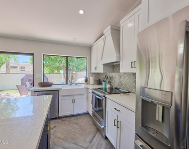 5750 N Scottsdale Road - Photo Thumbnail 6