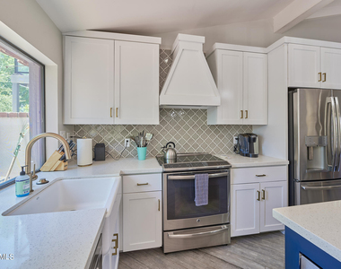 5750 N Scottsdale Road - Photo Thumbnail 7