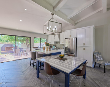 5750 N Scottsdale Road - Photo Thumbnail 5