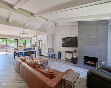 5750 N Scottsdale Road - Photo Thumbnail 1