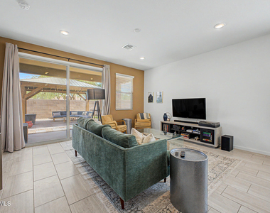 2564 E Alvaro Trail - Photo Thumbnail 6