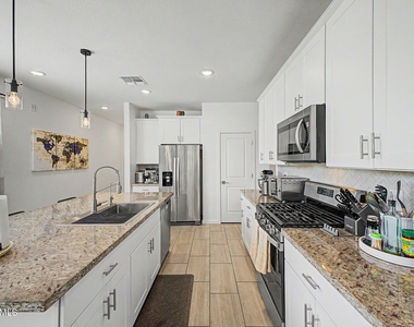 2564 E Alvaro Trail - Photo Thumbnail 9