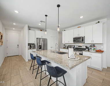 2564 E Alvaro Trail - Photo Thumbnail 8