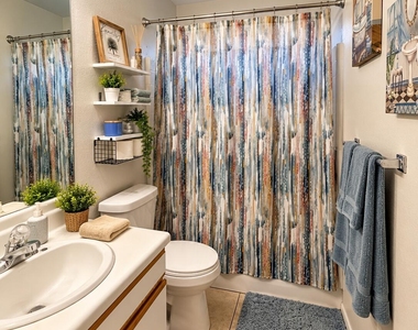 8634 W Mariposa Drive - Photo Thumbnail 5
