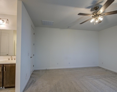 11341 E Ulysses Avenue - Photo Thumbnail 26