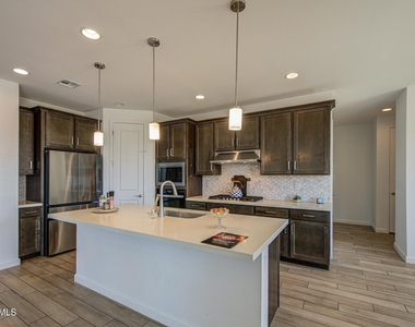 11341 E Ulysses Avenue - Photo Thumbnail 7