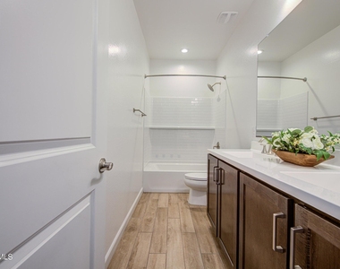 11341 E Ulysses Avenue - Photo Thumbnail 46