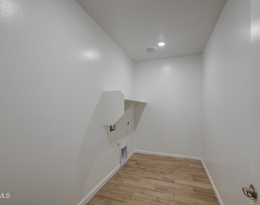 11341 E Ulysses Avenue - Photo Thumbnail 54