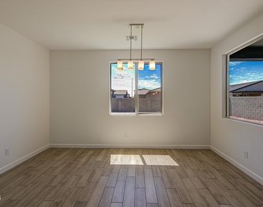 11341 E Ulysses Avenue - Photo Thumbnail 13