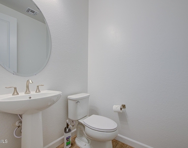11341 E Ulysses Avenue - Photo Thumbnail 53