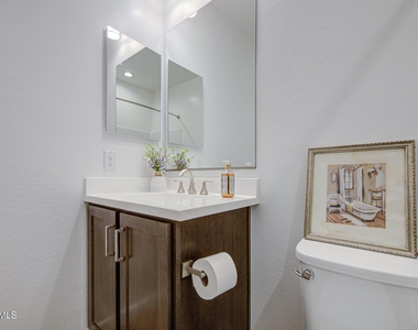 11341 E Ulysses Avenue - Photo Thumbnail 38