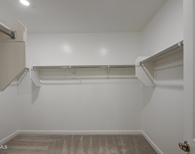 11341 E Ulysses Avenue - Photo Thumbnail 27