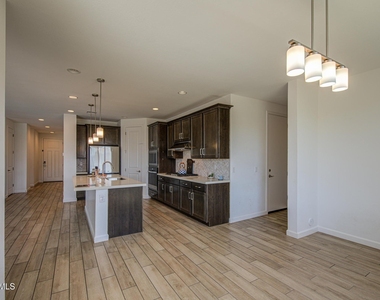 11341 E Ulysses Avenue - Photo Thumbnail 15