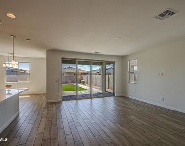 11341 E Ulysses Avenue - Photo Thumbnail 3