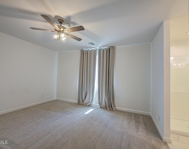 11341 E Ulysses Avenue - Photo Thumbnail 21