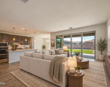 11341 E Ulysses Avenue - Photo Thumbnail 20