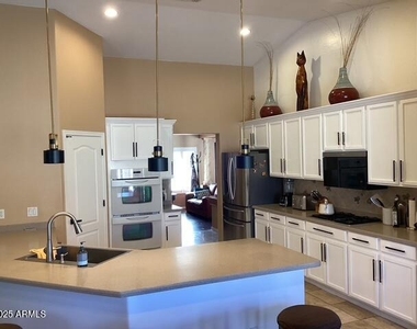 13612 W Windsor Boulevard - Photo Thumbnail 16