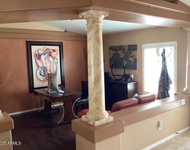 13612 W Windsor Boulevard - Photo Thumbnail 11