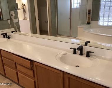 13612 W Windsor Boulevard - Photo Thumbnail 27