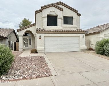 3040 E Wahalla Lane - Photo Thumbnail 1