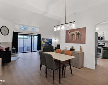 10923 N 117th Place - Photo Thumbnail 6