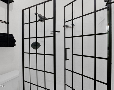 10923 N 117th Place - Photo Thumbnail 20