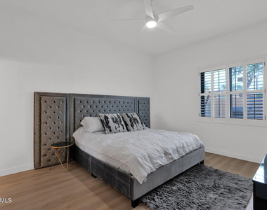 10923 N 117th Place - Photo Thumbnail 17