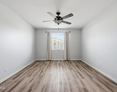 4240 W Coneflower Lane - Photo Thumbnail 15