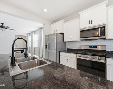 4240 W Coneflower Lane - Photo Thumbnail 9