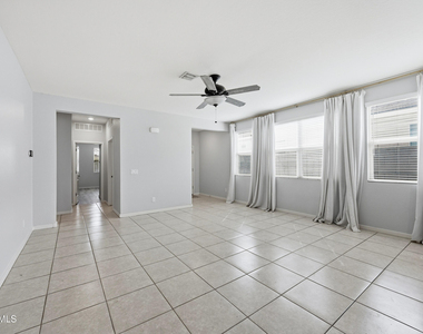 4240 W Coneflower Lane - Photo Thumbnail 8
