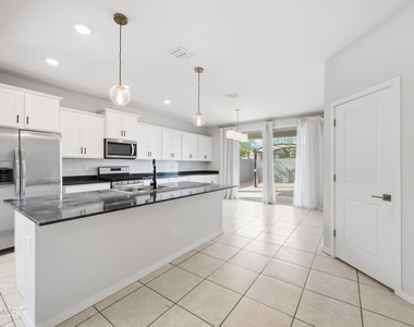 4240 W Coneflower Lane - Photo Thumbnail 4