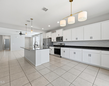 4240 W Coneflower Lane - Photo Thumbnail 13