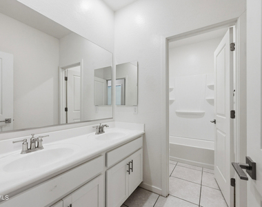 4240 W Coneflower Lane - Photo Thumbnail 24