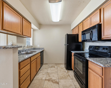 4410 N Longview Avenue - Photo Thumbnail 10