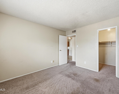 4410 N Longview Avenue - Photo Thumbnail 16