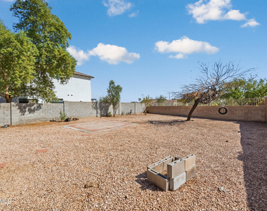 17137 W Port Royale Lane - Photo Thumbnail 11