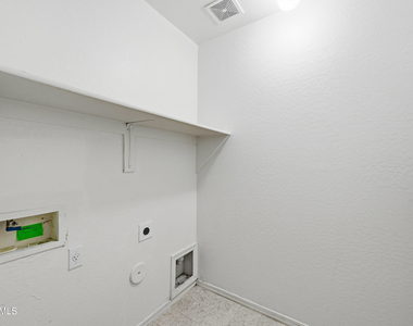 17137 W Port Royale Lane - Photo Thumbnail 25