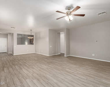 25617 N 107th Glen - Photo Thumbnail 8