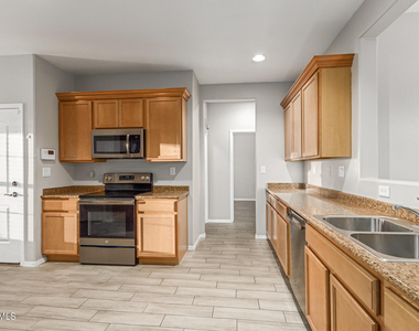 25617 N 107th Glen - Photo Thumbnail 5
