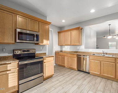 25617 N 107th Glen - Photo Thumbnail 4