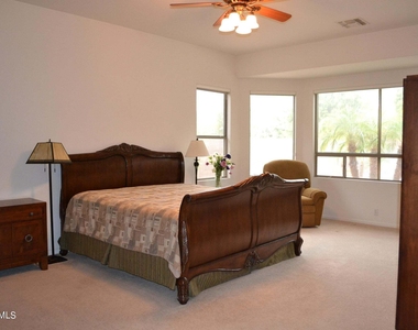 16432 S 16th Avenue - Photo Thumbnail 7